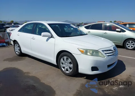 2010 Toyota Camry Le z USA, uszkodzony, nr VIN 4T1BF3EK1AU548887